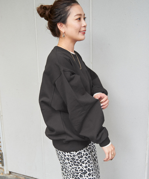 Simplicite（サンプリシテ）の「オーバーサイズ微起毛裏毛プルオーバー（スウェット・レディース・ブラック/ホワイト/ピンク/ブルー・FREE）」の9枚目の写真