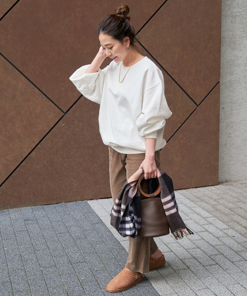 Simplicite（サンプリシテ）の「オーバーサイズ微起毛裏毛プルオーバー（スウェット・レディース・ブラック/ホワイト/ピンク/ブルー・FREE）」の15枚目の写真