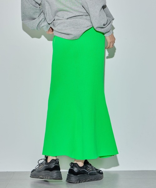 ELLEgirl（エルガール）の「スウェットライクリブニットマーメイドスカート【ELLEgirl/エル ガール】（スカート・レディース・グリーン/ブラック/パープル・FREE）」の22枚目の写真
