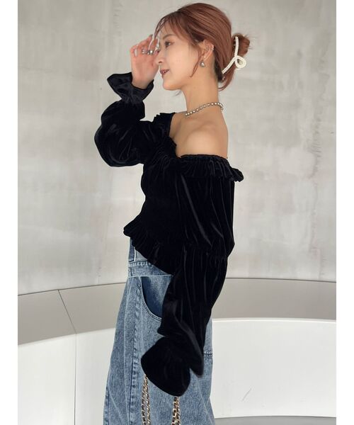 dazzlin（ダズリン）の「オフショルベロアトップス（Tシャツ/カットソー・レディース・ブラック/ネイビー/ピンク・FREE）」の18枚目の写真