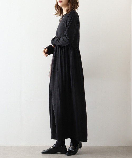 atONE(アットワン)の「atONE ウエストギャザーフレアワンピース(ワンピース・レディース・モカ/ブラック/チャコールグレー・LL~3L/4L~5L/M~L)」の22枚目の写真