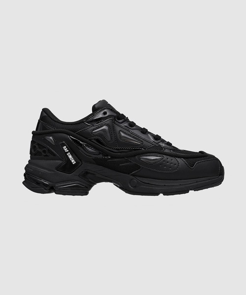 RAF SIMONS (RUNNER)（ラフシモンズランナー）の「PHARAXUS（スニーカー・メンズ・ブラック・40/43/42/41）」の2枚目の写真
