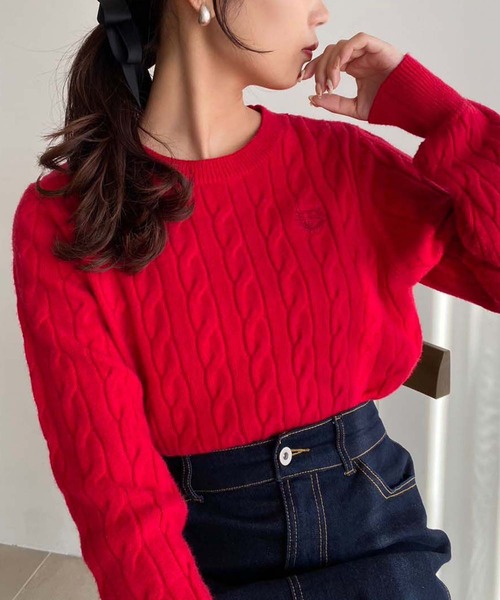 one after another NICE CLAUP（ワンアフターアナザーナイスクラップ）の「ワンポイント刺しゅうケーブルニット（ニット/セーター・レディース・ネイビー/グレー/レッド/オフホワイト/ピンク・FREE）」の5枚目の写真