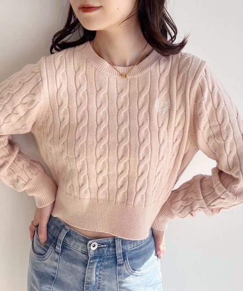 one after another NICE CLAUP（ワンアフターアナザーナイスクラップ）の「ワンポイント刺しゅうケーブルニット（ニット/セーター・レディース・ネイビー/グレー/レッド/オフホワイト/ピンク・FREE）」の7枚目の写真