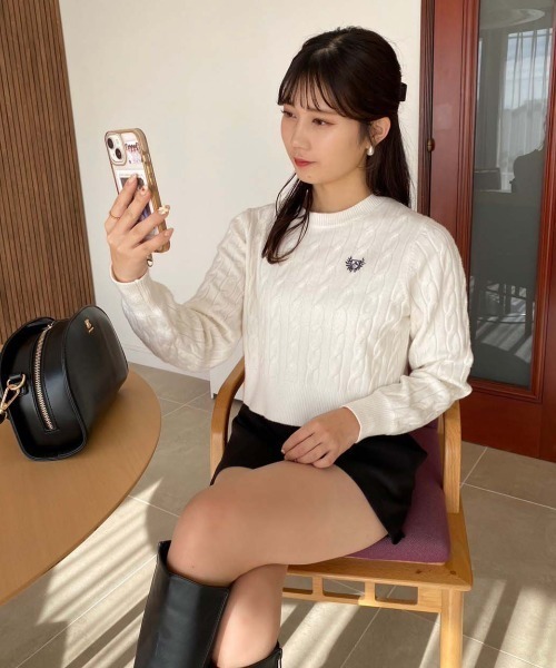 one after another NICE CLAUP（ワンアフターアナザーナイスクラップ）の「ワンポイント刺しゅうケーブルニット（ニット/セーター・レディース・ネイビー/グレー/レッド/オフホワイト/ピンク・FREE）」の14枚目の写真