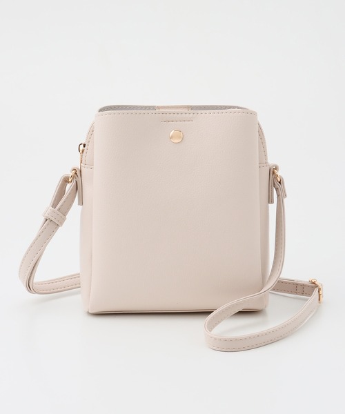 Honeys（ハニーズ）の「軽量両あおりショルダーミニバッグ（ショルダーバッグ・レディース・アイボリー/ブラック/グレイッシュベージュ/シルバー/ライトベージュ/マスタード/レッド・FREE）」の19枚目の写真