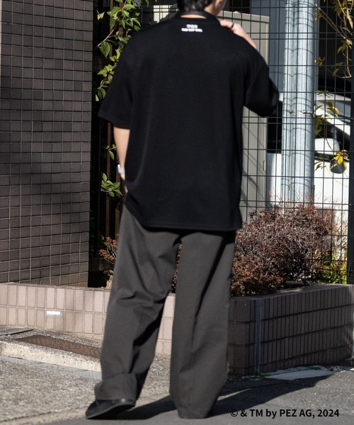 Red Cap Girl（レッドキャプガール）の「【a-r】〔PEZ×Red Cap Girl〕別注とろみポンチ イラストプリント サイドスリット BIG TEE（Tシャツ/カットソー・メンズ・ホワイト系1/ホワイト系2/ブラック系1/ブラック系2/グレー系1/グレー系2/ベージュ系1/ベージュ系2/ブルー系1/ブルー系2・MEDIUM/LARGE/X-LARGE）」の19枚目の写真