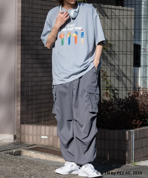 Red Cap Girl（レッドキャプガール）の「【a-r】〔PEZ×Red Cap Girl〕別注とろみポンチ イラストプリント サイドスリット BIG TEE（Tシャツ/カットソー・メンズ・ホワイト系1/ホワイト系2/ブラック系1/ブラック系2/グレー系1/グレー系2/ベージュ系1/ベージュ系2/ブルー系1/ブルー系2・MEDIUM/LARGE/X-LARGE）」の14枚目の写真