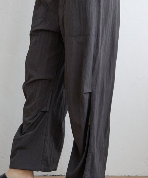 LBC(エルビーシー)の「パラシュートパンツ(その他パンツ・レディース・ベージュ/チャコールグレー/オリーブ・M/L)」の21枚目の写真