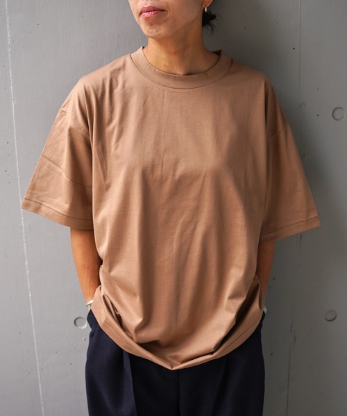ATON（エイトン）の「ATON (エイトン) SUVIN 60/2  OVERSIZED S/S T-SHIRT（Tシャツ/カットソー・レディース・ブラック/ホワイト/ライトグレー/キャメル・2）」の4枚目の写真