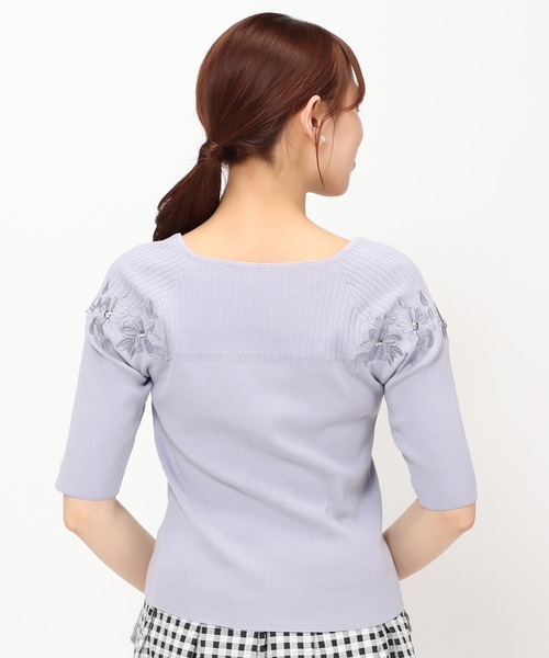 MISCH MASCH（ミッシュマッシュ）の「■2024春夏新作■袖刺繍ハートネックニット/MM418316（ニット/セーター・レディース・ブラック/ベージュ/ブルー/ホワイト・ﾌﾘ-）」の9枚目の写真