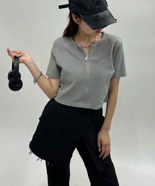 WHO'S WHO gallery（フーズフーギャラリー）の「【SLOPPY/スロッピー】フューチャーロゴジップ半袖TEE（Tシャツ/カットソー・レディース・オフホワイト/グレー/チャコールグレー/ブラック/ライトグレー/ブラック系その他/レッド/ブラック系その他2/グレー系その他/ブラック系その他3/グレー系その他2/ブラウン/ホワイト系その他・FREE）」の9枚目の写真