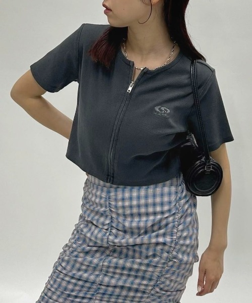 WHO'S WHO gallery（フーズフーギャラリー）の「【SLOPPY/スロッピー】フューチャーロゴジップ半袖TEE（Tシャツ/カットソー・レディース・オフホワイト/グレー/チャコールグレー/ブラック/ライトグレー/ブラック系その他/レッド/ブラック系その他2/グレー系その他/ブラック系その他3/グレー系その他2/ブラウン/ホワイト系その他・FREE）」の8枚目の写真