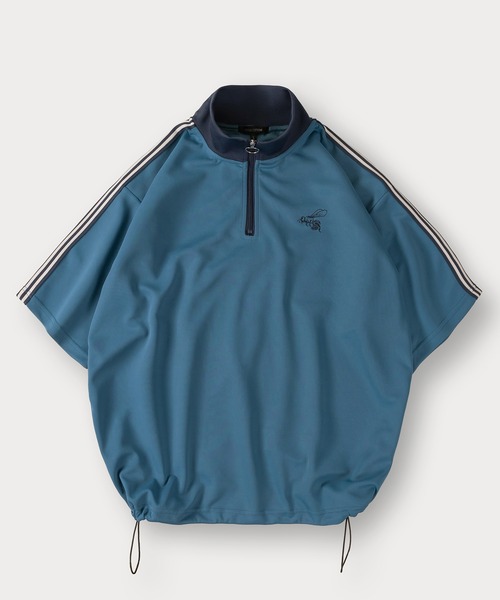 SlashDate(スラッシュデイト)の「ハチ刺繍ワンポイント サイドライン 半袖ハーフジップ/オーバーサイズ(Tシャツ/カットソー・メンズ・クリーム/ブルー/ブラック/グレイッシュベージュ・M/L)」の1枚目の写真