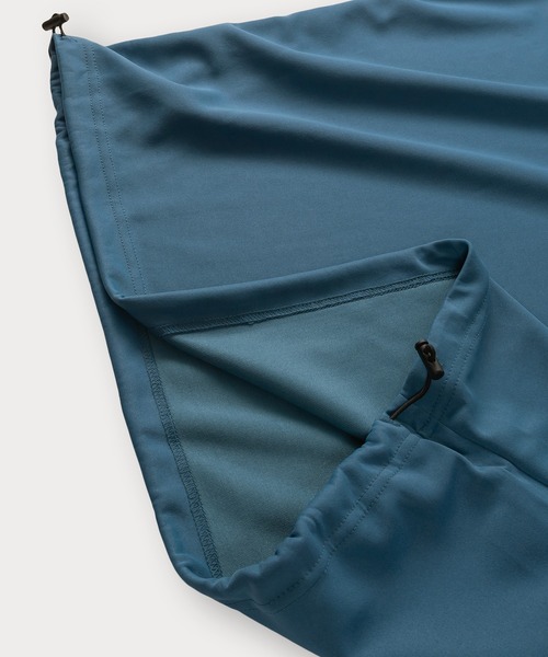 SlashDate(スラッシュデイト)の「ハチ刺繍ワンポイント サイドライン 半袖ハーフジップ/オーバーサイズ(Tシャツ/カットソー・メンズ・クリーム/ブルー/ブラック/グレイッシュベージュ・M/L)」の5枚目の写真