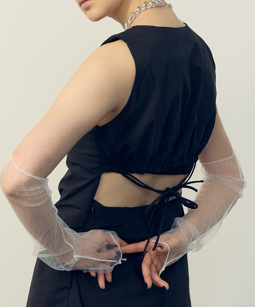 uyu.（ウユ）の「Back Open Sleeveless Blouse / バックオープンノースリーブブラウス【uyu./ウユ】（シャツ/ブラウス・レディース・ブルー/ブラック・FREE）」の7枚目の写真