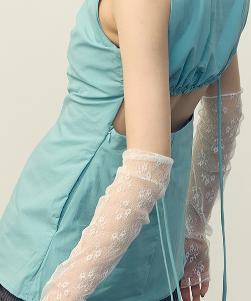 uyu.（ウユ）の「Back Open Sleeveless Blouse / バックオープンノースリーブブラウス【uyu./ウユ】（シャツ/ブラウス・レディース・ブルー/ブラック・FREE）」の15枚目の写真