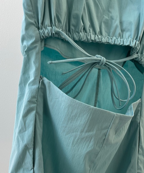 uyu.（ウユ）の「Back Open Sleeveless Blouse / バックオープンノースリーブブラウス【uyu./ウユ】（シャツ/ブラウス・レディース・ブルー/ブラック・FREE）」の18枚目の写真