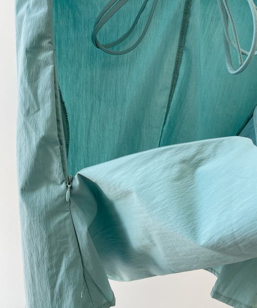 uyu.（ウユ）の「Back Open Sleeveless Blouse / バックオープンノースリーブブラウス【uyu./ウユ】（シャツ/ブラウス・レディース・ブルー/ブラック・FREE）」の19枚目の写真