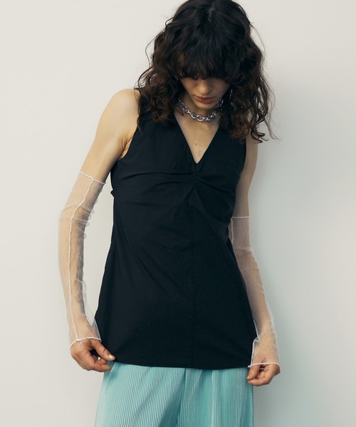 uyu.（ウユ）の「Back Open Sleeveless Blouse / バックオープンノースリーブブラウス【uyu./ウユ】（シャツ/ブラウス・レディース・ブルー/ブラック・FREE）」の22枚目の写真