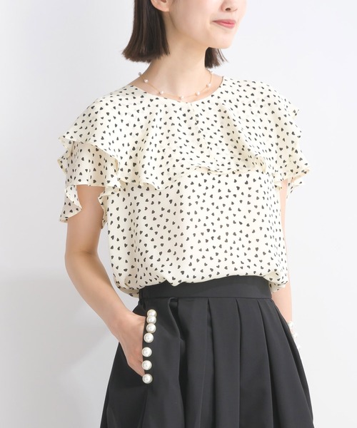 PICCIN PERLA（ピッチンペルラ）の「ラッフルカラーハートブラウス（シャツ/ブラウス・レディース・オフホワイト/ブラック・M）」の6枚目の写真