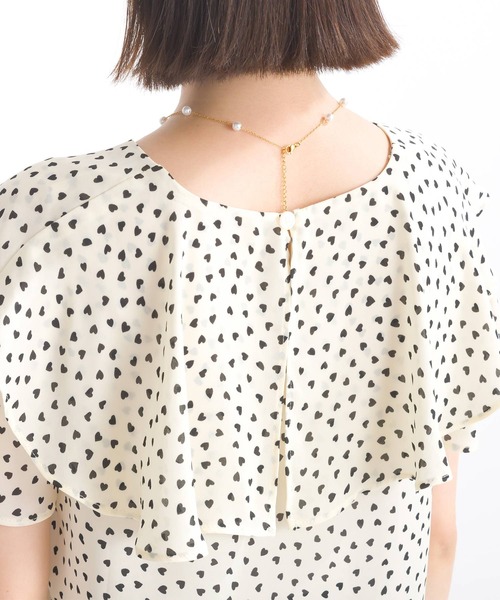 PICCIN PERLA（ピッチンペルラ）の「ラッフルカラーハートブラウス（シャツ/ブラウス・レディース・オフホワイト/ブラック・M）」の18枚目の写真