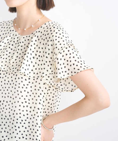 PICCIN PERLA（ピッチンペルラ）の「ラッフルカラーハートブラウス（シャツ/ブラウス・レディース・オフホワイト/ブラック・M）」の19枚目の写真