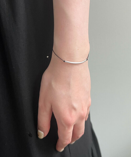 SHENERY（シーナリー）の「コードブレスレット（ブレスレット・レディース・ブラック・FREE）」の5枚目の写真