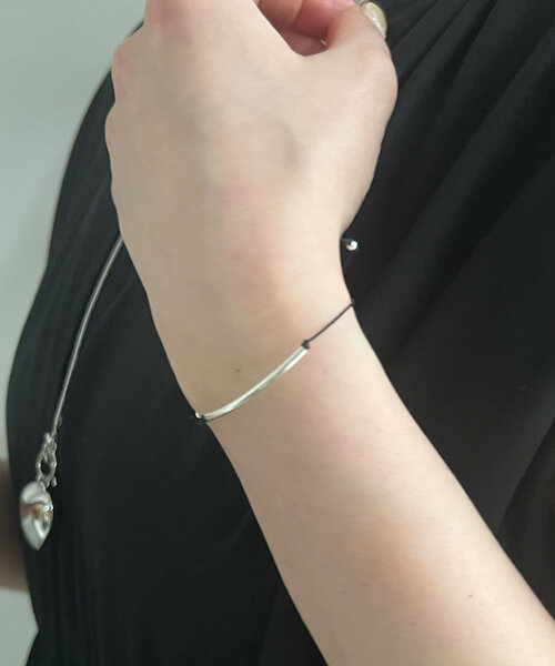 SHENERY（シーナリー）の「コードブレスレット（ブレスレット・レディース・ブラック・FREE）」の6枚目の写真