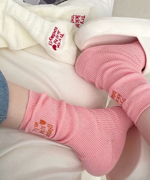 BARELY BLUE（ベアリーブルー）の「【 BARELY BLUE / ベアリーブルー 】 バッグ メッセージ 刺繍 ソックス（ソックス/靴下・レディース・ブルー/ホワイト/ブラック/グレー/ブラウン/ピンク・FREE）」の6枚目の写真