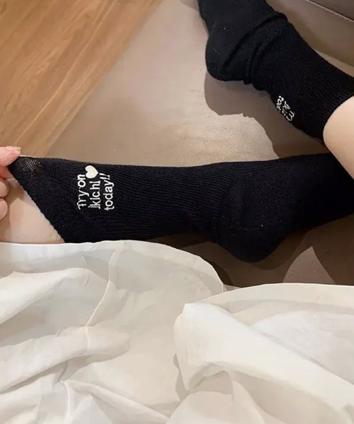 BARELY BLUE（ベアリーブルー）の「【 BARELY BLUE / ベアリーブルー 】 バッグ メッセージ 刺繍 ソックス（ソックス/靴下・レディース・ブルー/ホワイト/ブラック/グレー/ブラウン/ピンク・FREE）」の2枚目の写真