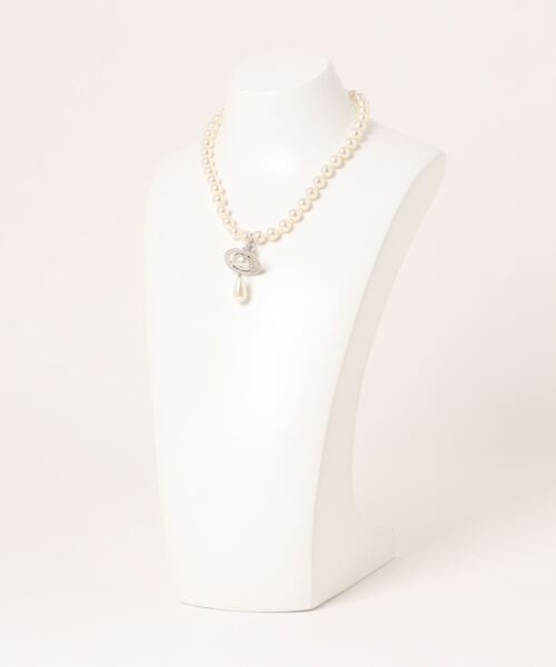 Vivienne Westwood（ヴィヴィアンウエストウッド）の「ONE ROW PEARL DROP CHOKER（チョーカー・レディース・シルバー・FREE）」の2枚目の写真
