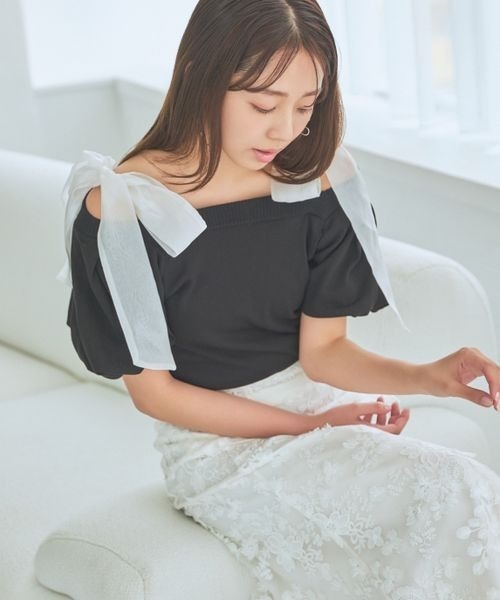 mysty woman（ミスティウーマン）の「【WEB限定】ショルダーリボンニットプルオーバー　135542（ニット/セーター・レディース・ライトベージュ/ブラック/オフホワイト・FREE）」の12枚目の写真