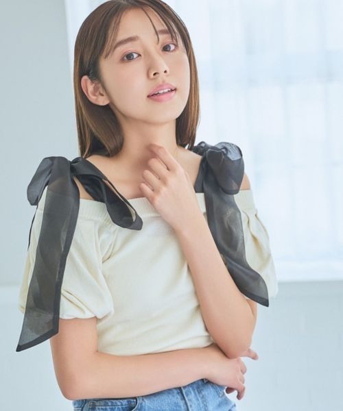 mysty woman（ミスティウーマン）の「【WEB限定】ショルダーリボンニットプルオーバー　135542（ニット/セーター・レディース・ライトベージュ/ブラック/オフホワイト・FREE）」の18枚目の写真