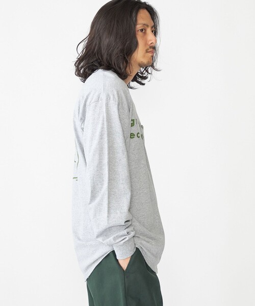 THE DAY ON THE BEACH（ザデイオンザビーチ）の「【SHIPS別注】THE DAY ON THE BEACH: プリント ポケット Tシャツ（ロンT）（Tシャツ/カットソー・メンズ・グレー/ホワイト・MEDIUM/LARGE/X-LARGE）」の11枚目の写真