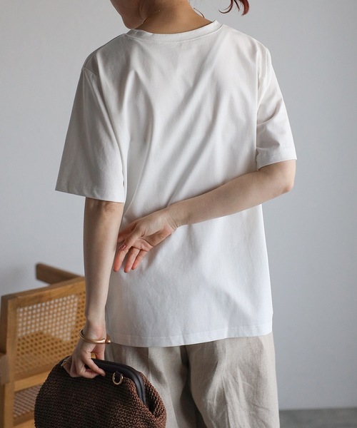＆HALF（アンドハーフ）の「TIMELESSロゴTシャツ（Tシャツ/カットソー・レディース・オフホワイト/スミクロ・M）」の6枚目の写真