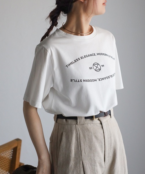 ＆HALF（アンドハーフ）の「TIMELESSロゴTシャツ（Tシャツ/カットソー・レディース・オフホワイト/スミクロ・M）」の4枚目の写真