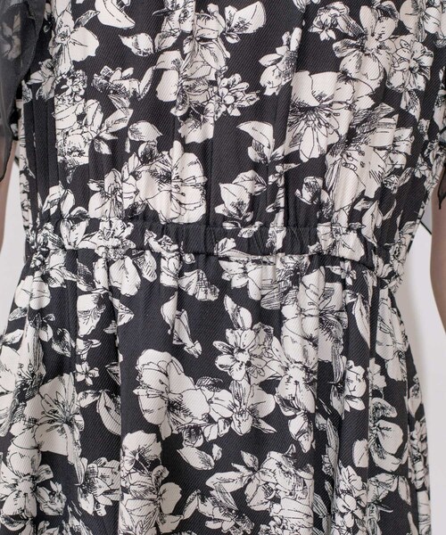 Jayro（ジャイロ）の「ラインフラワー袖フリルワンピース（ワンピース・レディース・ブラック系その他/ホワイト系その他・M）」の8枚目の写真