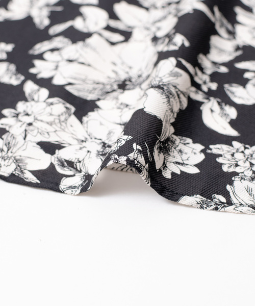 Jayro（ジャイロ）の「ラインフラワー袖フリルワンピース（ワンピース・レディース・ブラック系その他/ホワイト系その他・M）」の4枚目の写真