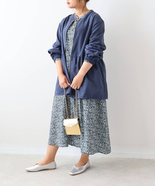 leswel(レスウェル)の「【L~5L 大きいサイズ】タック入りバンドカラー花柄ワンピース(ワンピース・レディース・ネイビー/ブラウン・LL/3L/4L/5L/L)」の6枚目の写真