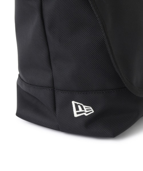 NEW ERA(ニューエラ)の「【NEWERA(R)/ニューエラ別注】OVAL LOGO SHOULDER BAG 9L(ショルダーバッグ・レディース・ブラック・FREE)」の5枚目の写真
