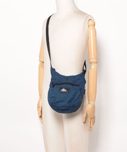 KELTY(ケルティ)の「「LEE」「BAILA」 掲載モデル【KELTY/ケルティ】パッカブルショルダーバッグ/PACKABLE MINI CURVE SHUOLDER(ショルダーバッグ・レディース・ベージュ/ネイビー/ブラック/ブラウン系その他/グレー・FREE)」の6枚目の写真