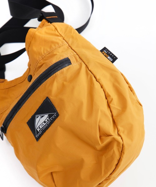 KELTY(ケルティ)の「「LEE」「BAILA」 掲載モデル【KELTY/ケルティ】パッカブルショルダーバッグ/PACKABLE MINI CURVE SHUOLDER(ショルダーバッグ・レディース・ベージュ/ネイビー/ブラック/ブラウン系その他/グレー・FREE)」の9枚目の写真