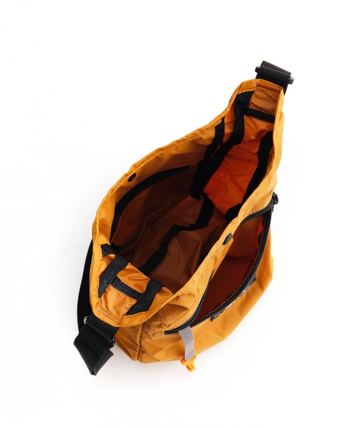 KELTY(ケルティ)の「「LEE」「BAILA」 掲載モデル【KELTY/ケルティ】パッカブルショルダーバッグ/PACKABLE MINI CURVE SHUOLDER(ショルダーバッグ・レディース・ベージュ/ネイビー/ブラック/ブラウン系その他/グレー・FREE)」の8枚目の写真