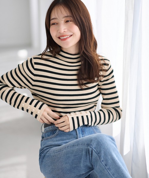 Viola e Viola(ヴィオラエヴィオラ)の「洗えるもちもち 袖ボタンリブニット(ニット/セーター・レディース・アイボリー/ブラック/ホワイト×ブラック・M/L/LL/3L)」の22枚目の写真
