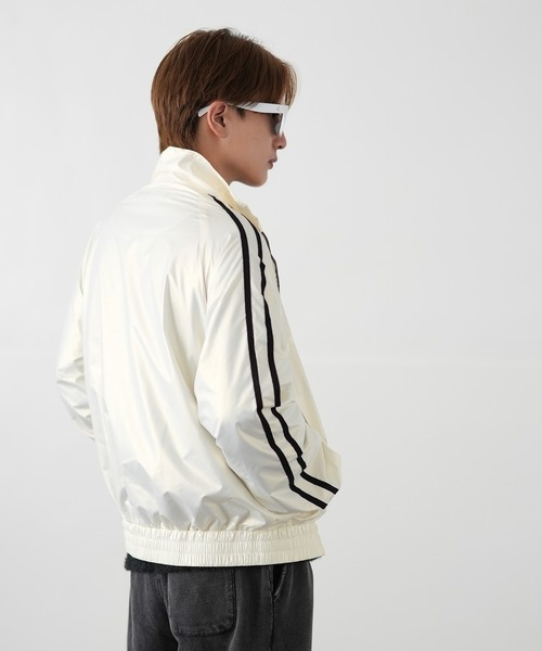 improves(インプローブス)の「シャイニー ライン袖 トラックジャケット(ブルゾン・メンズ・ブラック/シルバー/ホワイト・SMALL/MEDIUM/LARGE)」の19枚目の写真