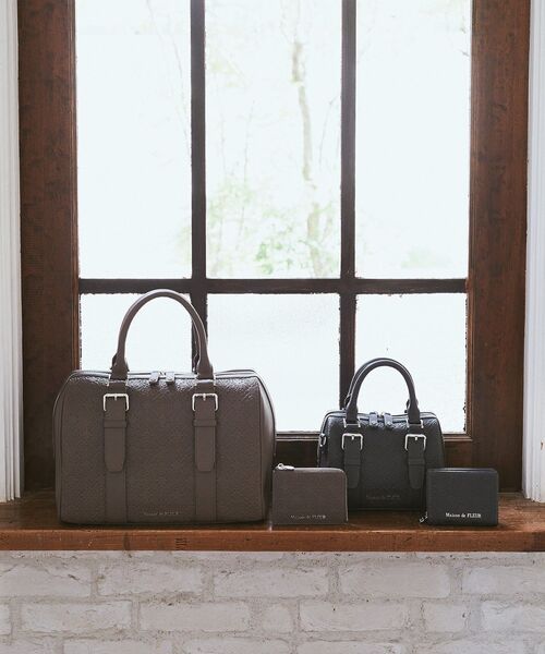 Maison de FLEUR(メゾンドフルール)の「FLEURモノグラムフラグメントケース(パスケース・レディース・ブラウン/チャコールグレー・FREE)」の4枚目の写真