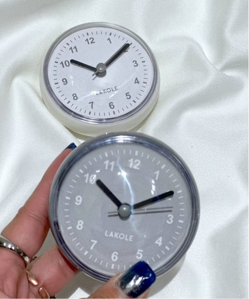 LAKOLE(ラコレ)の「【ガラスや鏡に吸着する】防滴時計 / 150064(掛け時計・レディース・ホワイト/グレー・FREE)」の18枚目の写真