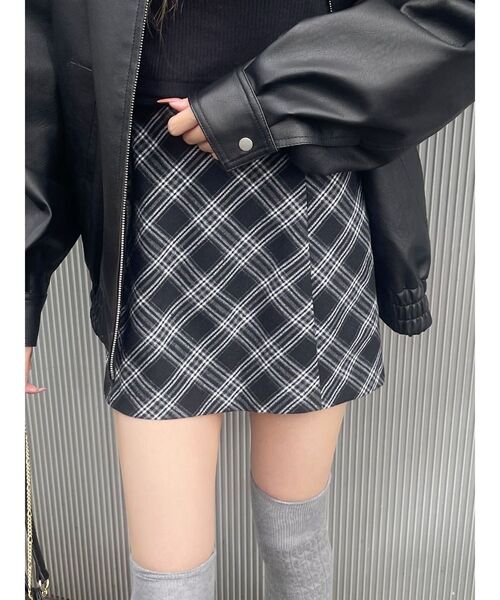 EVRIS(エヴリス)の「チェックミニスカート(スカート・レディース・ネイビー/ブラック・MEDIUM/SMALL)」の12枚目の写真