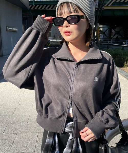 WEGO(ウィゴー)の「WEGO/スエードポンチクロップドトラックジャケット(ブルゾン・レディース・スミクロ/ブラウン/アイボリー・FREE)」の13枚目の写真